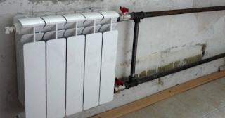 Установка биметаллических радиаторов отопления в квартире в Осинниках - от 2073 руб.